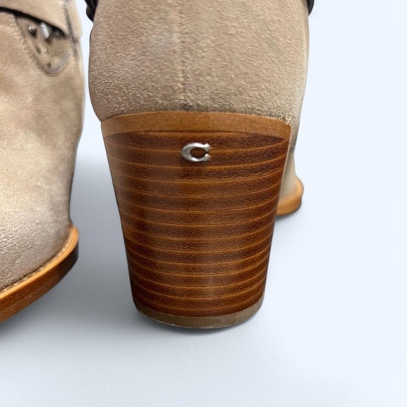 Coach - Picture 7 of 9